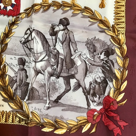 *SOLD* Hermès Burgundy Bee Jacquard Scarf 90cm “Napoléon” - Picture 4 of 12